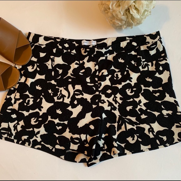 Floral Shorts - Picture 2 of 7